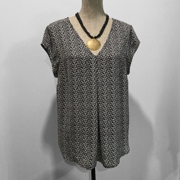 DR2 Black V-Neck Sleeveless Top Lightweight Large​​​​​​​ - Picture 6 of 12